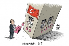 Türkei im Ausnahmezustand: Erdogan zieht Wahlen vor